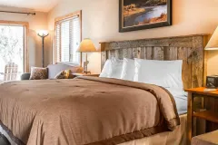 StandardRoomsBedroom1