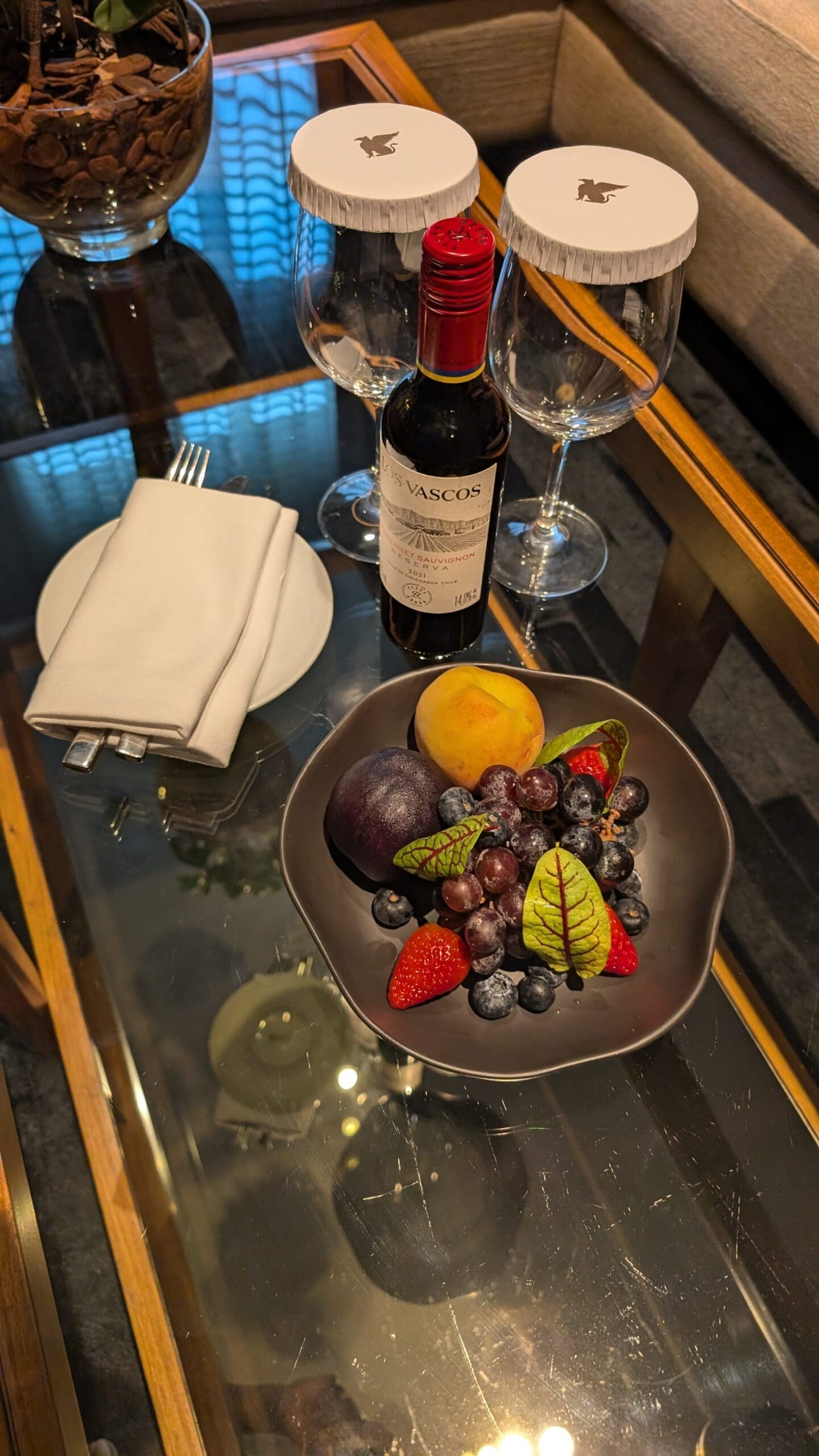 photo of the wine and fruit amenity gift