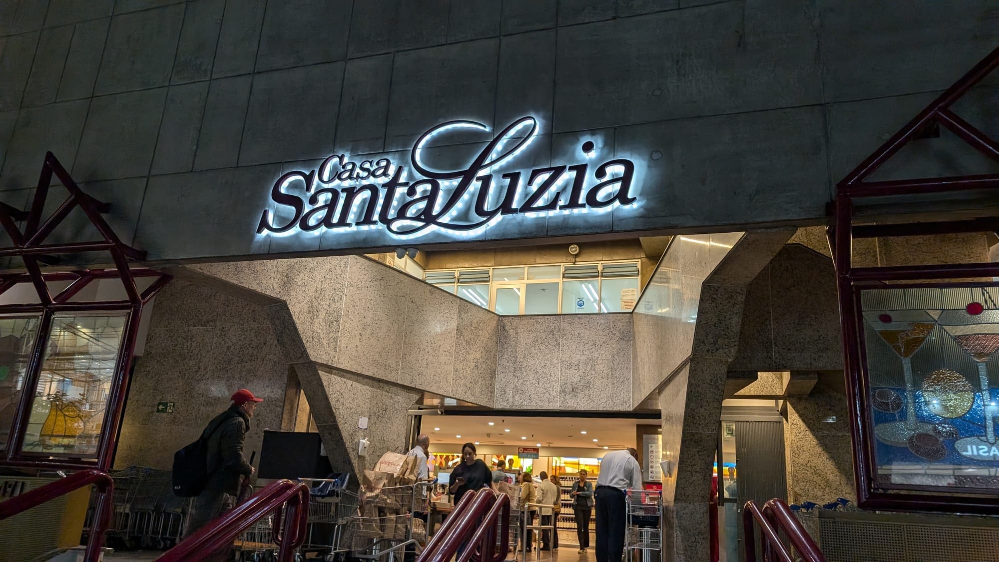 Photo of supermarket entrance in São Paulo