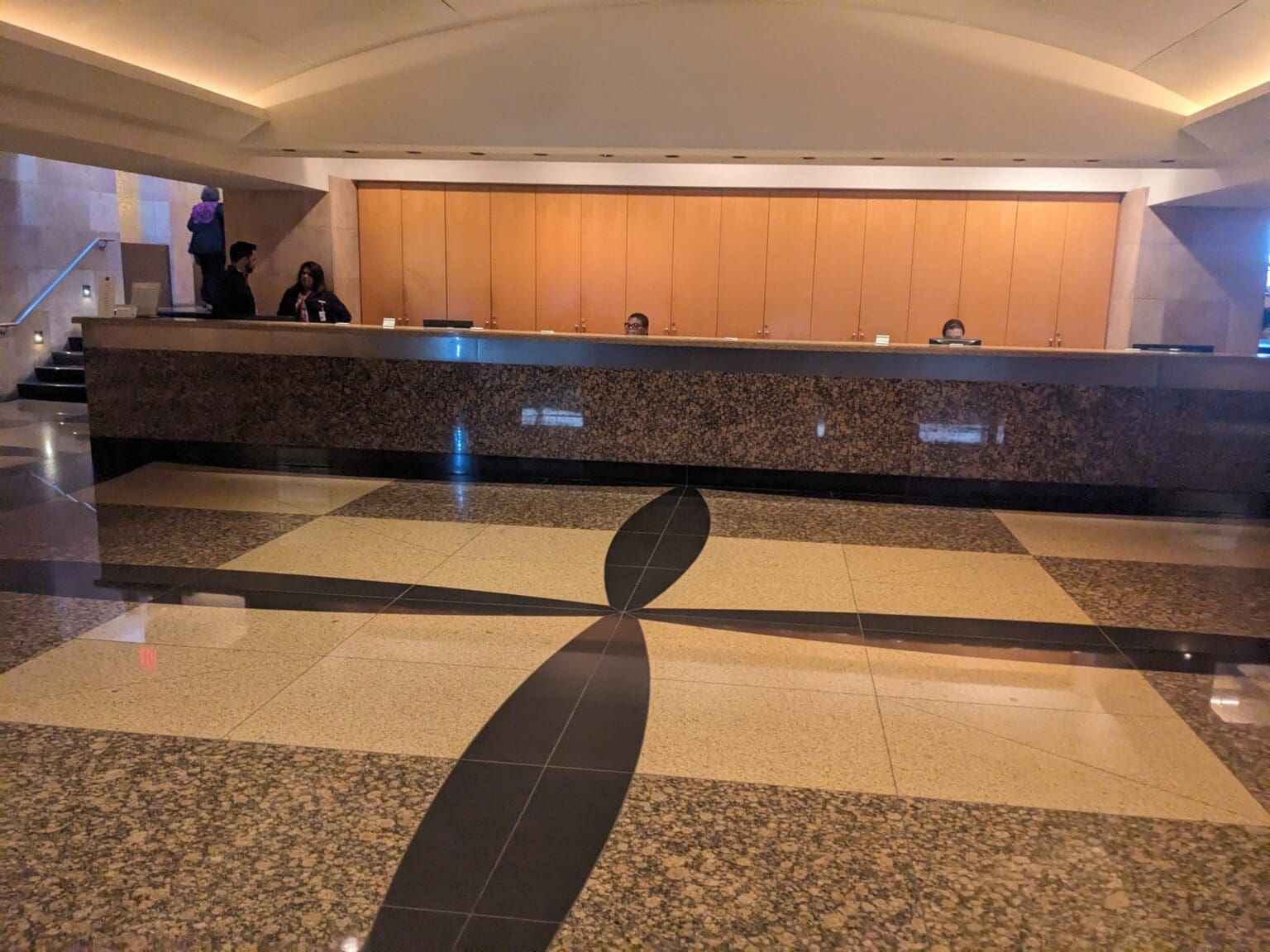 AA Admirals Club DFW Review: Is Terminal C's Best?