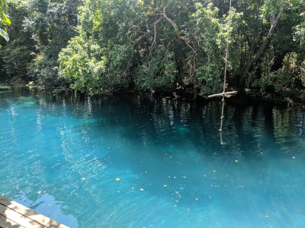 a rope from a rope over a body of water